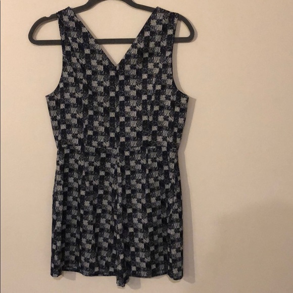 Romper! - Picture 3 of 4